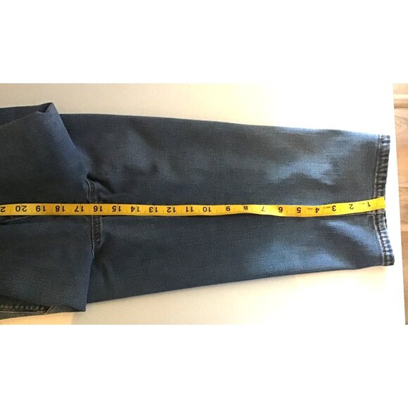 GLORIA VANDERBILT - WOMEN MEDIUM WASH SLIM CAPRI JEANS SIZE 8 - Picture 5 of 6